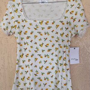 Fitted‎ White and Cream Floral Blouse